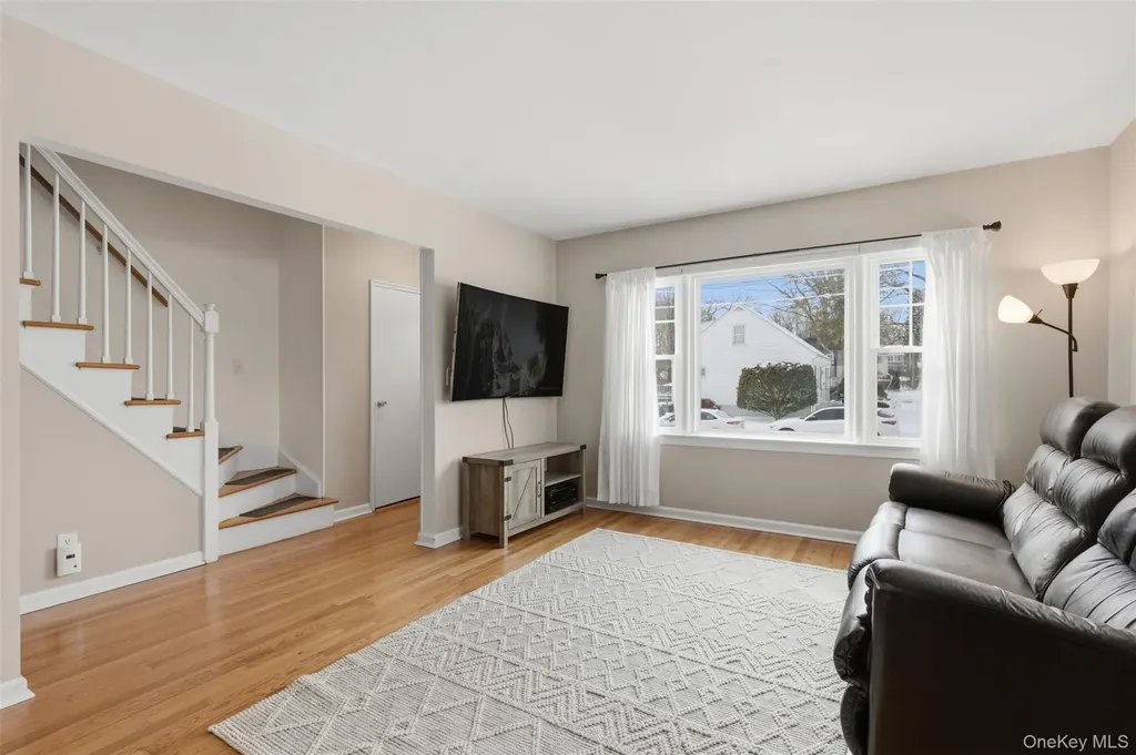 93 Smith Avenue White Plains NY 10605