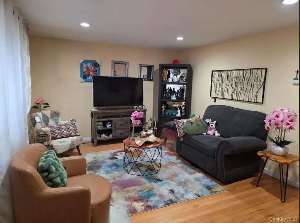 102 Applegate Drive Central Islip NY 11722
