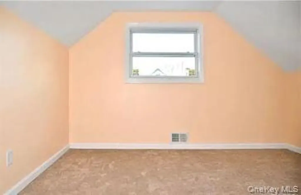 102 Applegate Drive Central Islip NY 11722