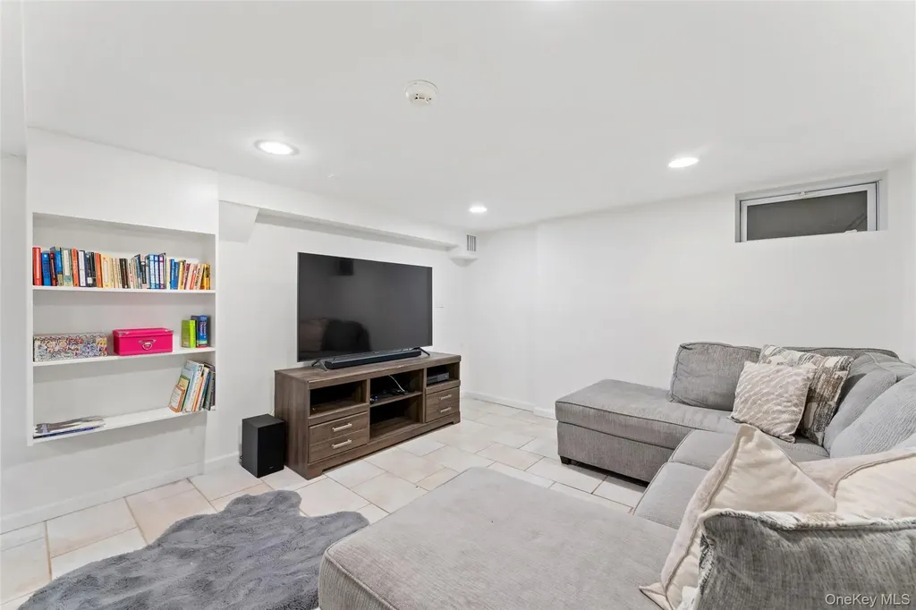 1 Elmdorf Drive Scarsdale NY 10583