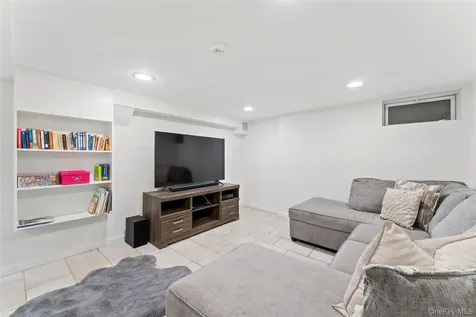 1 Elmdorf Drive Scarsdale NY 10583