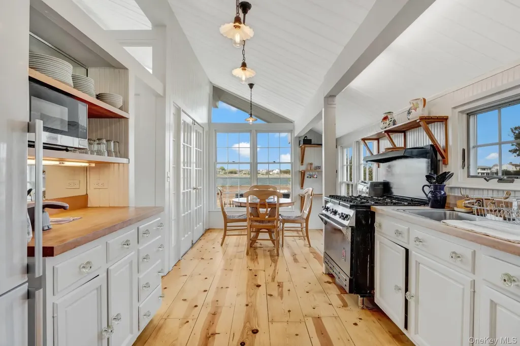 1 Waters Edge Drive Quogue NY 11959