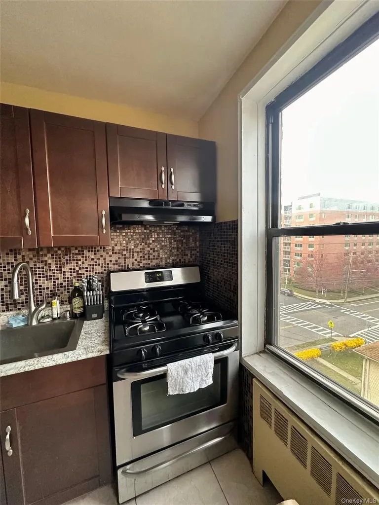 2 Windsor Terrace White Plains NY 10601