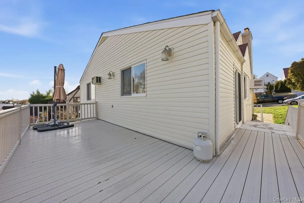 54 Staunton Street Yonkers NY 10704