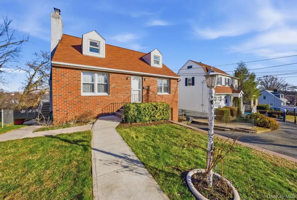 54 Staunton Street Yonkers NY 10704