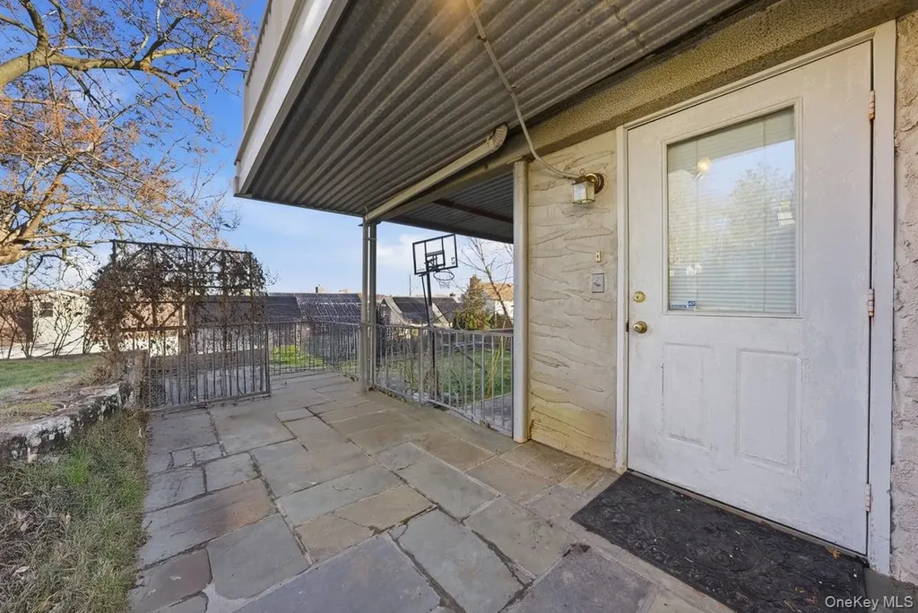 54 Staunton Street Yonkers NY 10704
