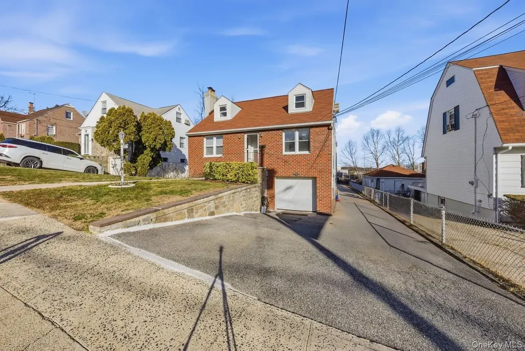 54 Staunton Street Yonkers NY 10704