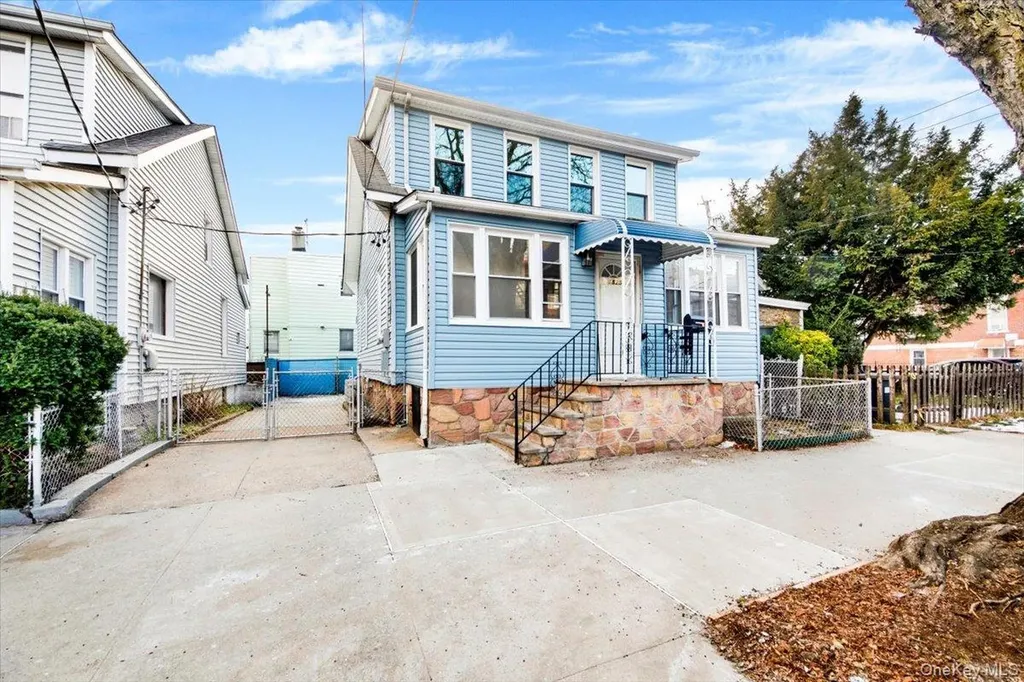 1625 Overing Street Bronx NY 10461
