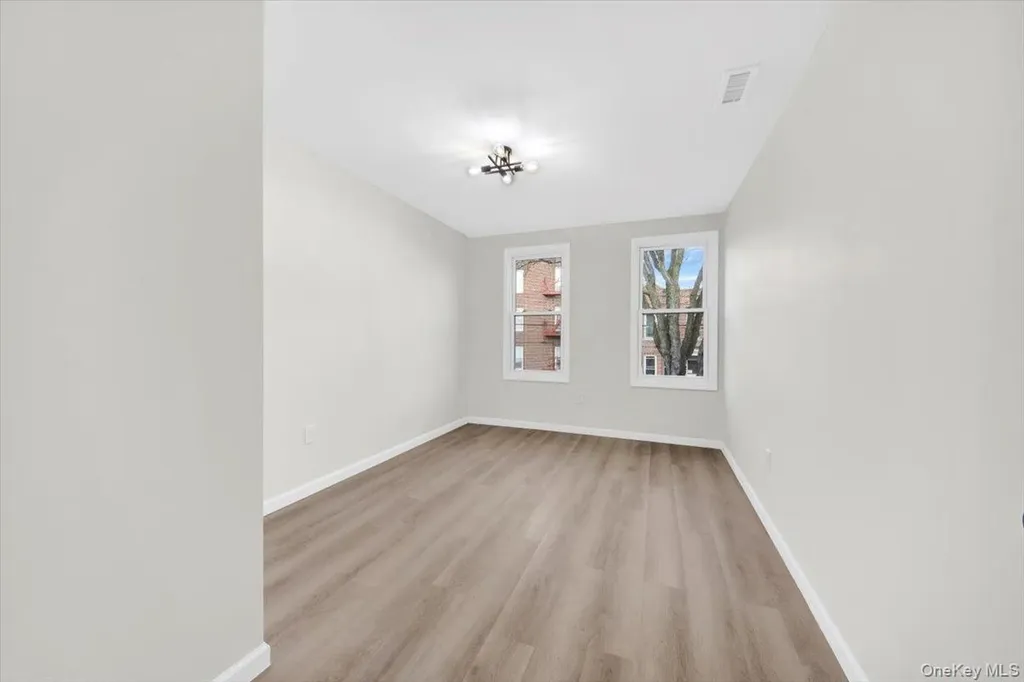 1625 Overing Street Bronx NY 10461