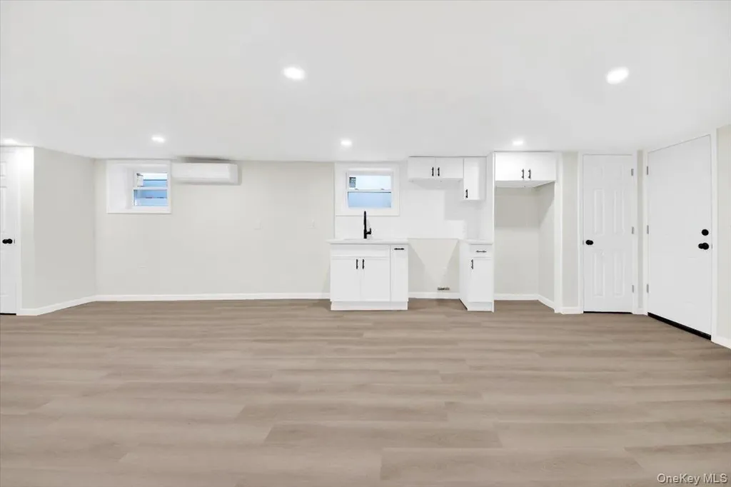 1625 Overing Street Bronx NY 10461
