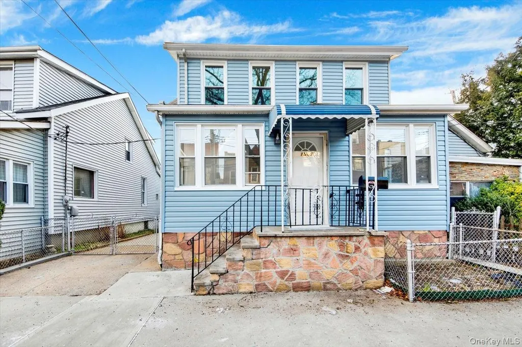 1625 Overing Street Bronx NY 10461