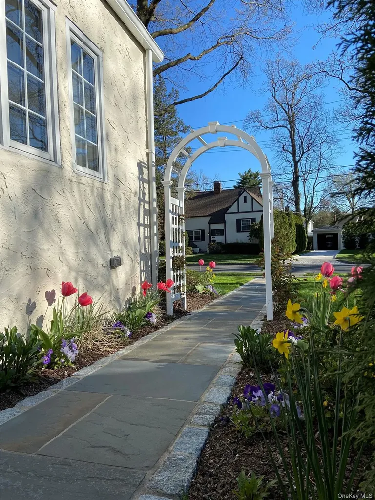 1114 Washington Avenue Pelham NY 10803