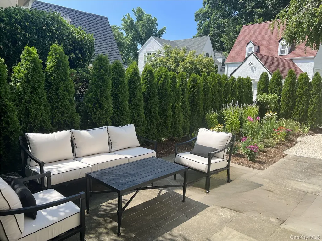 1114 Washington Avenue Pelham NY 10803