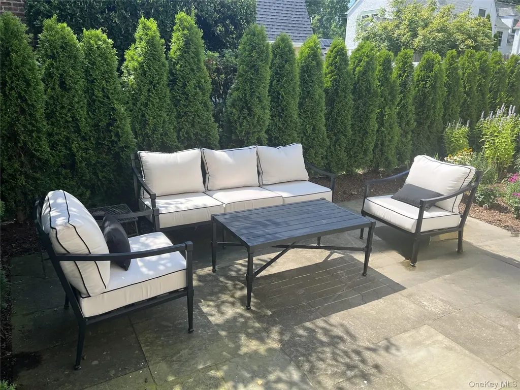 1114 Washington Avenue Pelham NY 10803