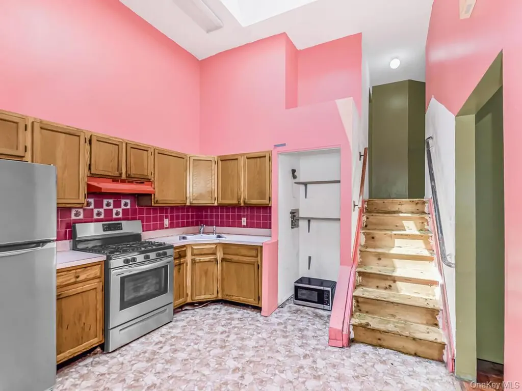 1567 Longfellow Avenue Bronx NY 10460