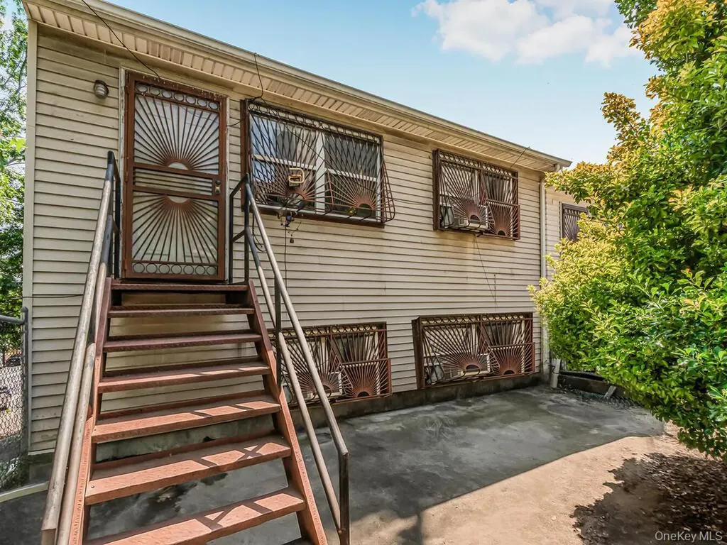 1567 Longfellow Avenue Bronx NY 10460