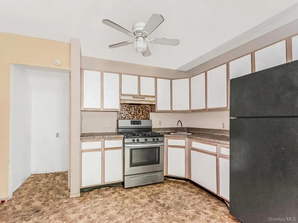 1567 Longfellow Avenue Bronx NY 10460