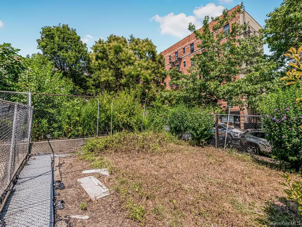 1567 Longfellow Avenue Bronx NY 10460