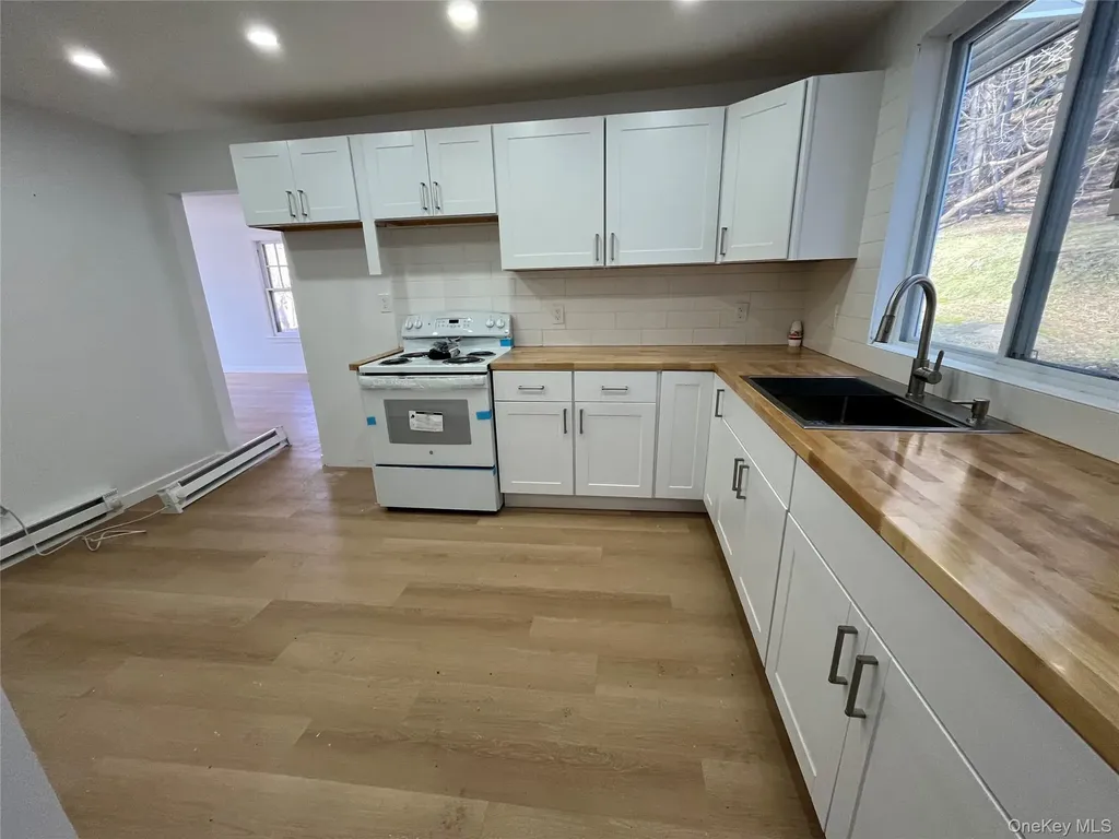 2694 Route 9w Saugerties NY 12477