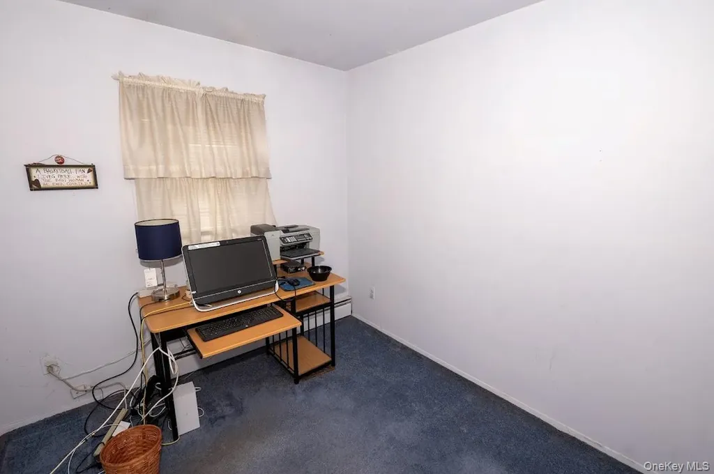 385 Beacon Avenue Lindenhurst NY 11757