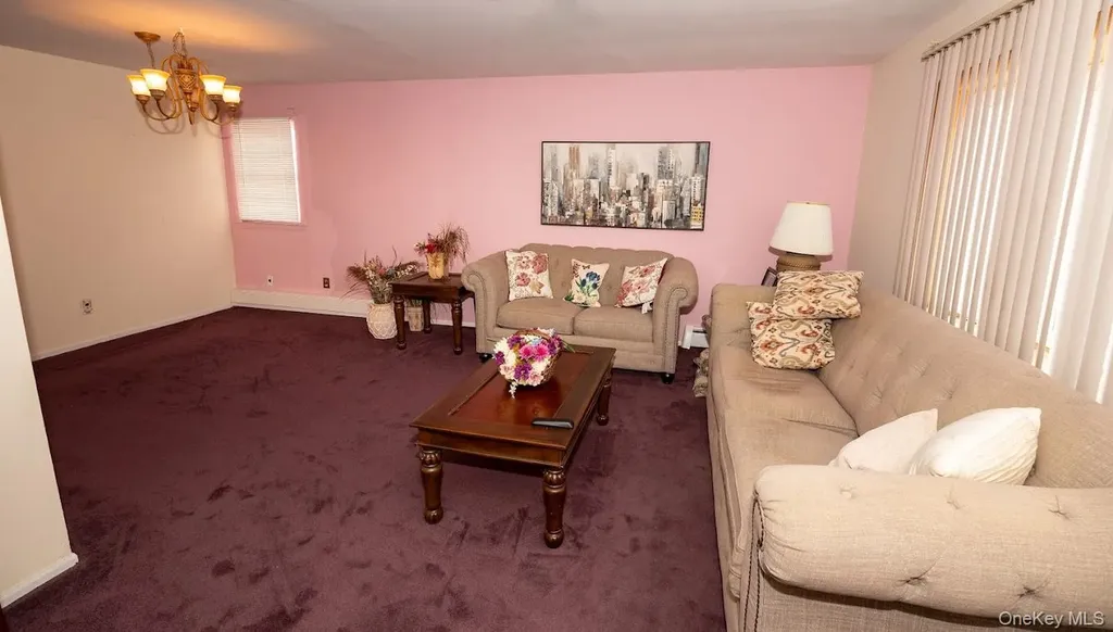 385 Beacon Avenue Lindenhurst NY 11757
