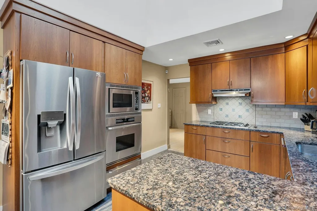48 Randolph Drive Dix Hills NY 11746