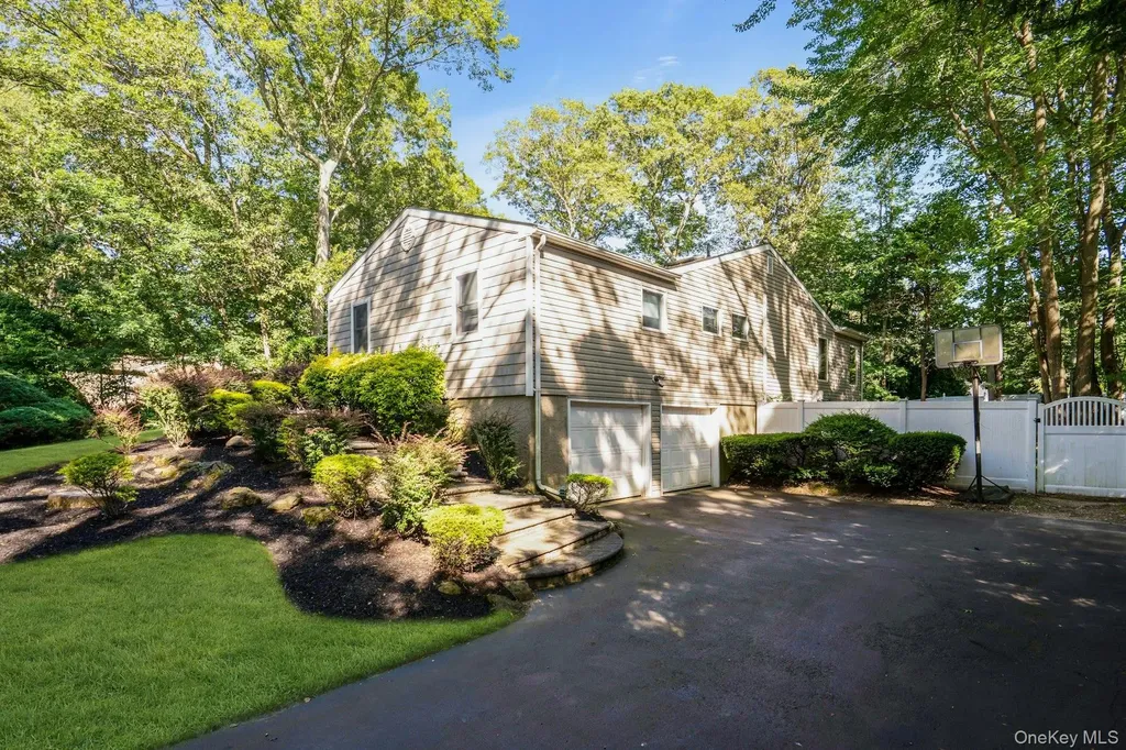 48 Randolph Drive Dix Hills NY 11746