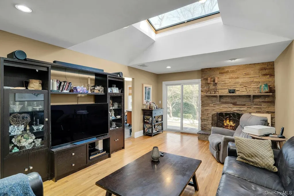 48 Randolph Drive Dix Hills NY 11746