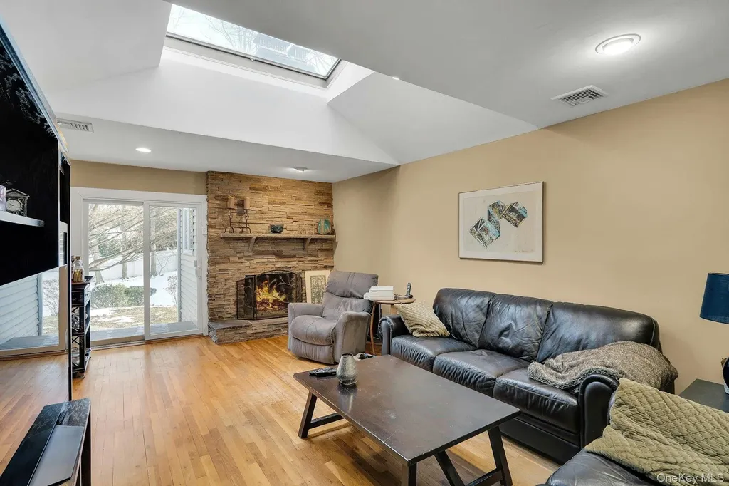 48 Randolph Drive Dix Hills NY 11746