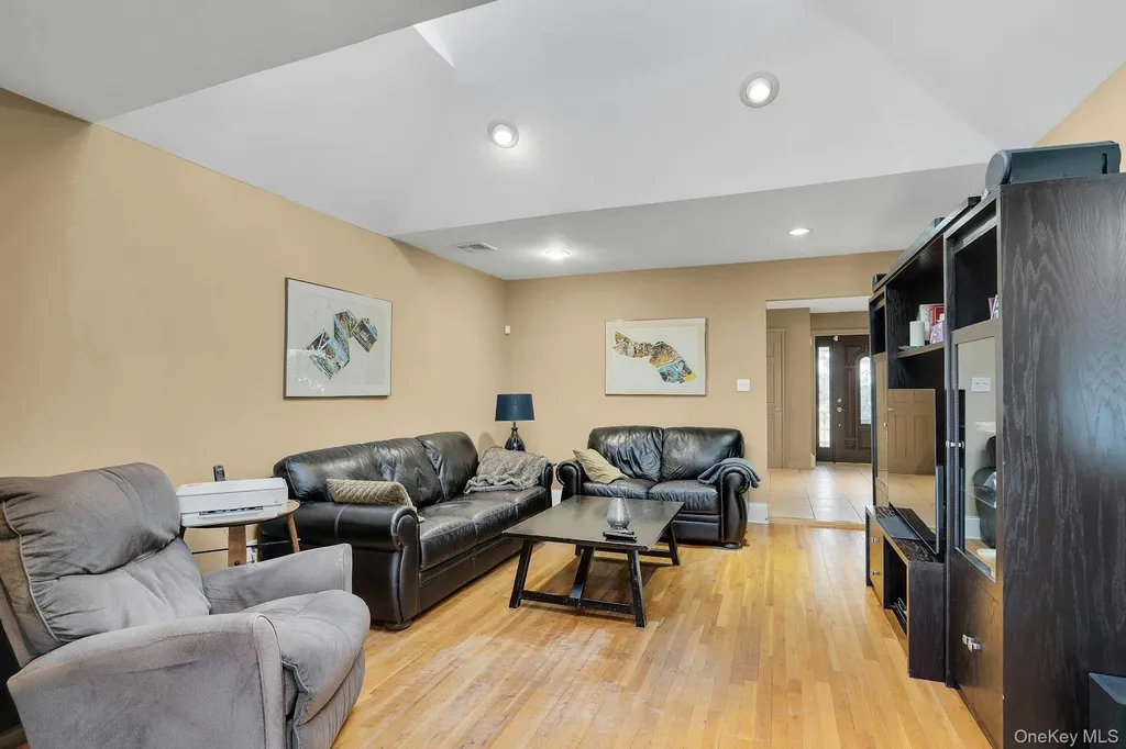 48 Randolph Drive Dix Hills NY 11746