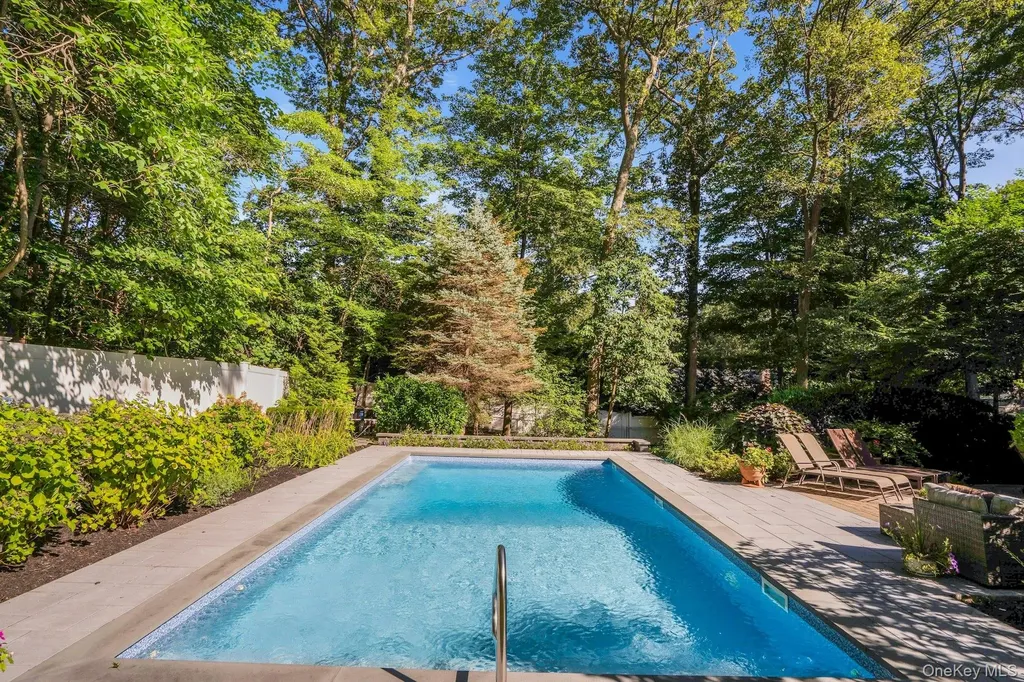 48 Randolph Drive Dix Hills NY 11746