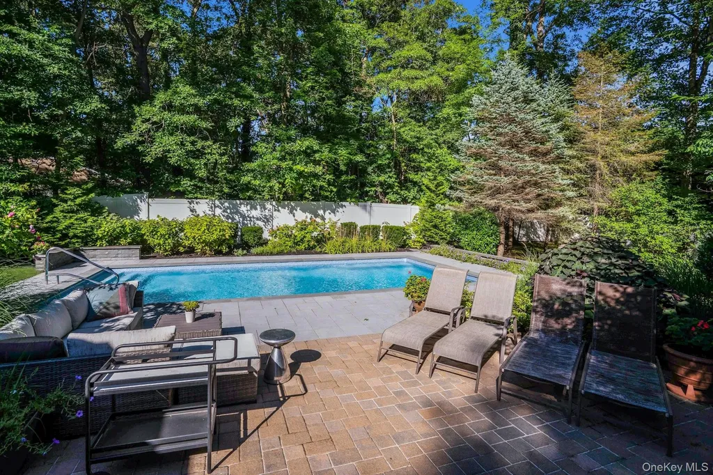 48 Randolph Drive Dix Hills NY 11746
