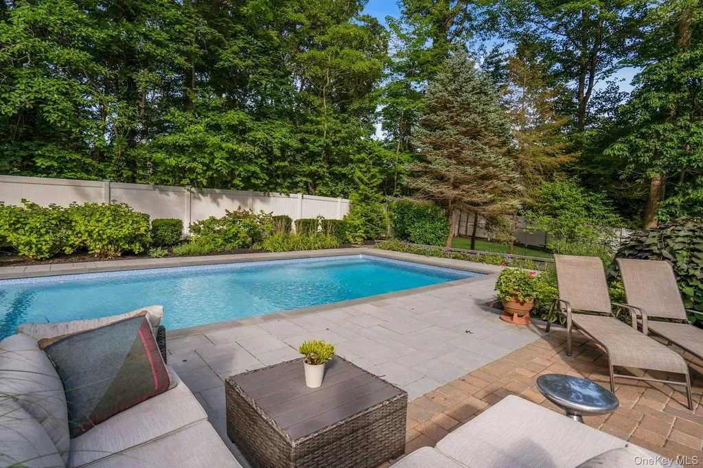 48 Randolph Drive Dix Hills NY 11746