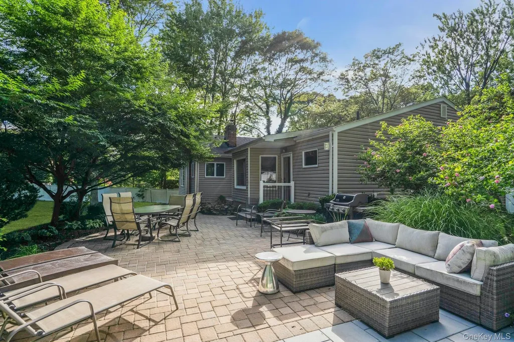 48 Randolph Drive Dix Hills NY 11746