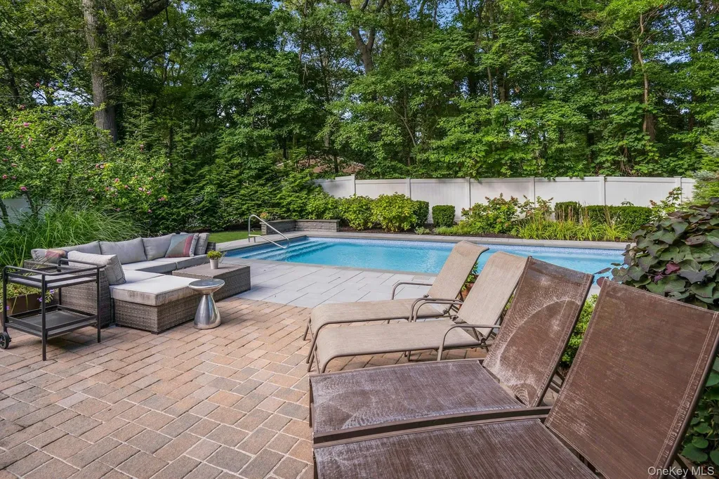 48 Randolph Drive Dix Hills NY 11746