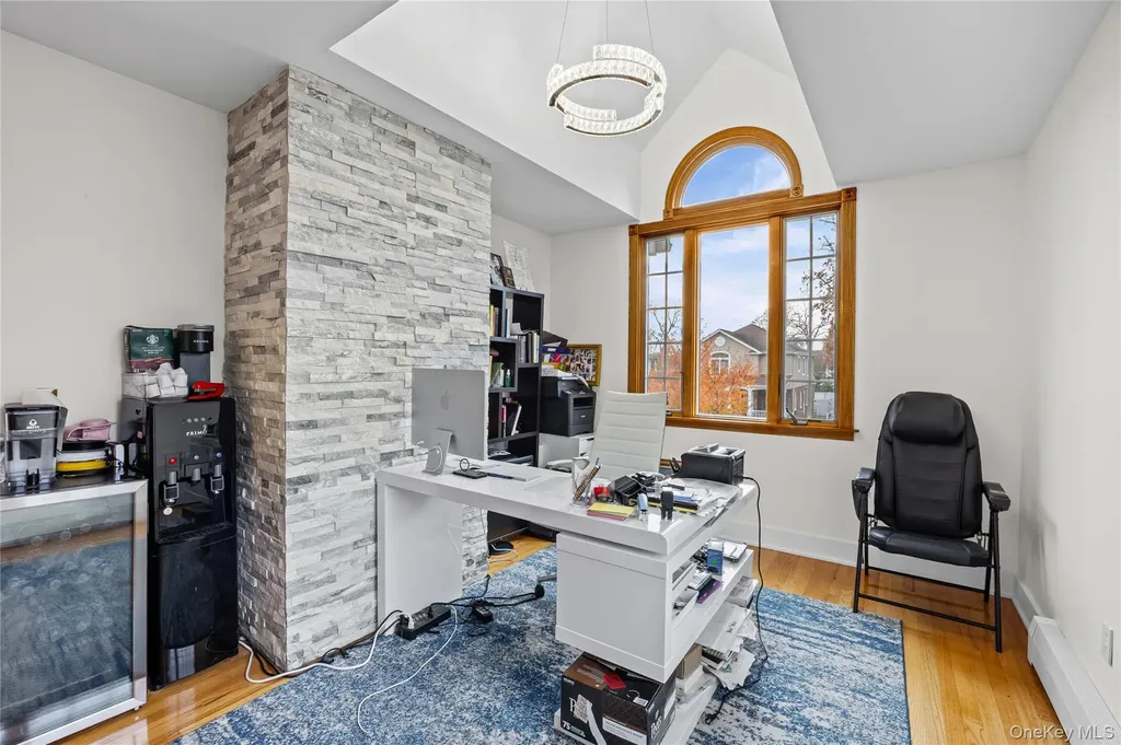 8 Willow Road New Hyde Park NY 11040