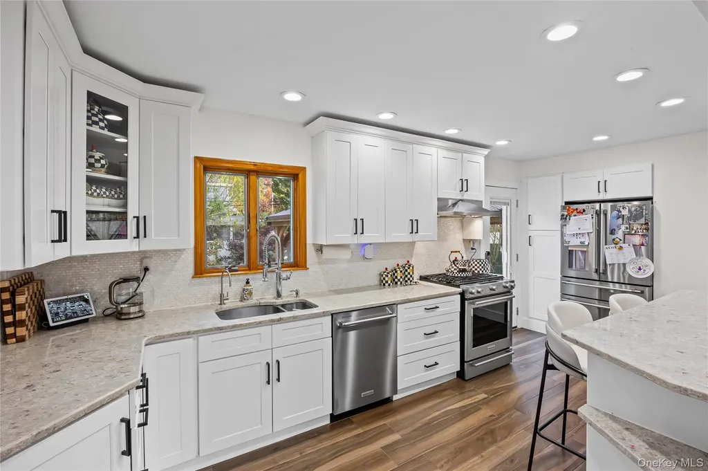8 Willow Road New Hyde Park NY 11040