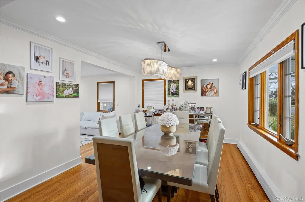 8 Willow Road New Hyde Park NY 11040
