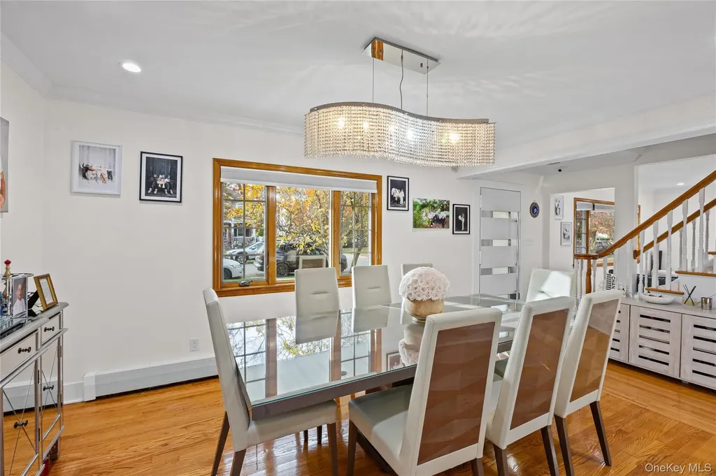 8 Willow Road New Hyde Park NY 11040