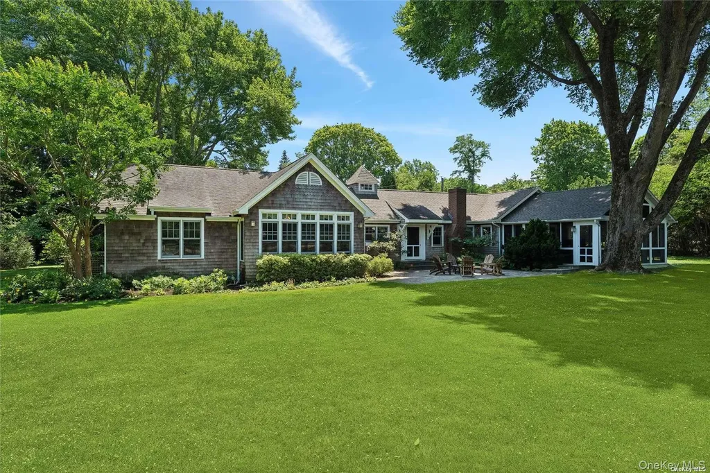 695 Main Street Westhampton Beach NY 11978