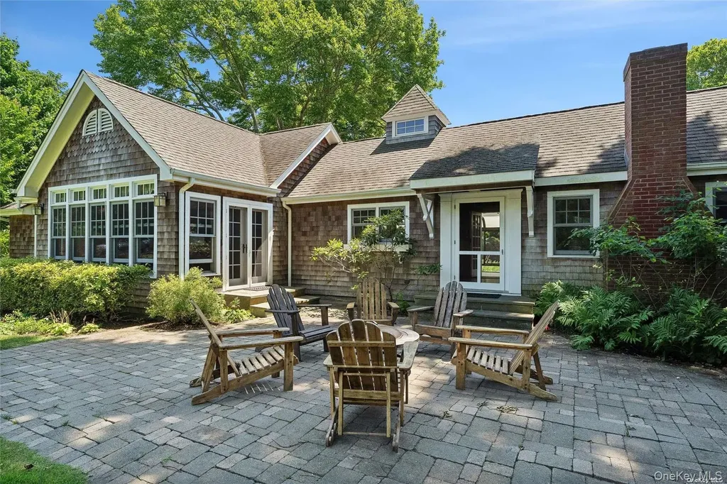 695 Main Street Westhampton Beach NY 11978