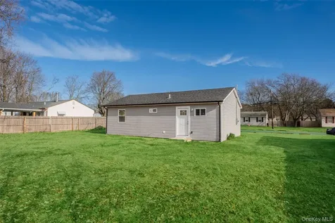 818 Meade Avenue Bellport NY 11713