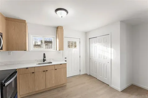 818 Meade Avenue Bellport NY 11713