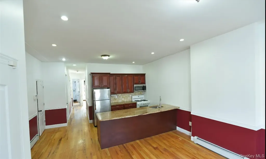 255 Lincoln Avenue Brooklyn NY 11208