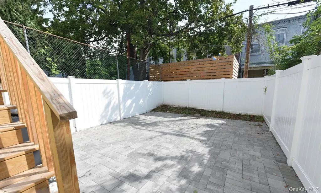 255 Lincoln Avenue Brooklyn NY 11208