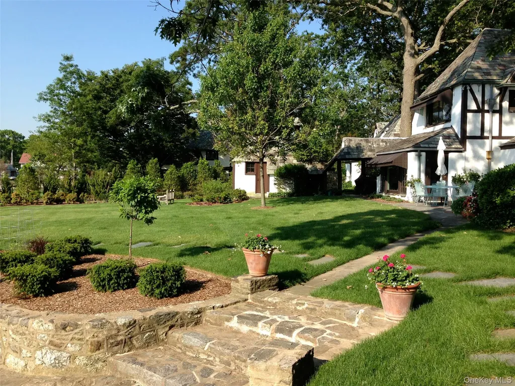 3 Cedar Island Larchmont NY 10538