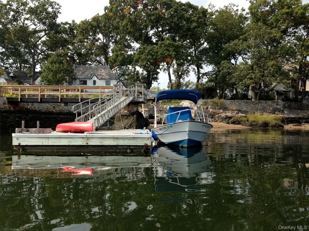 3 Cedar Island Larchmont NY 10538