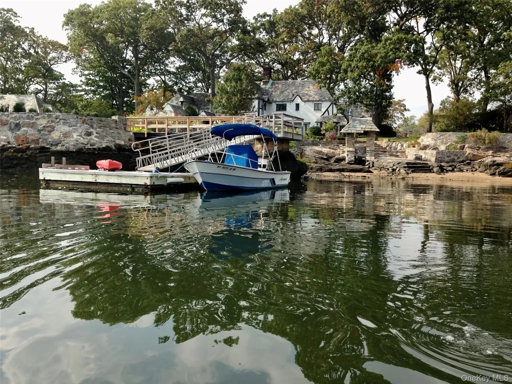 3 Cedar Island Larchmont NY 10538