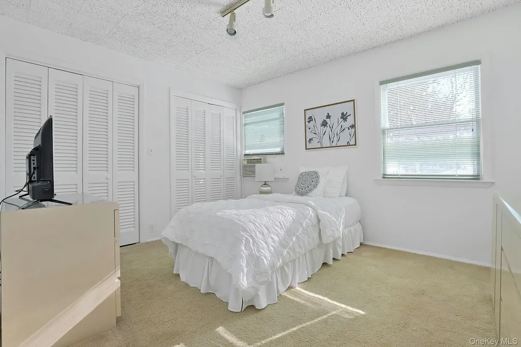 32 Lambert Lane New Rochelle NY 10804