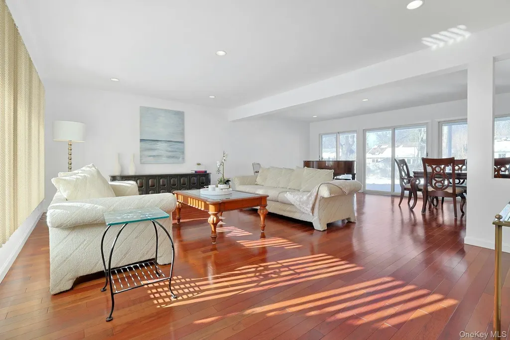 32 Lambert Lane New Rochelle NY 10804